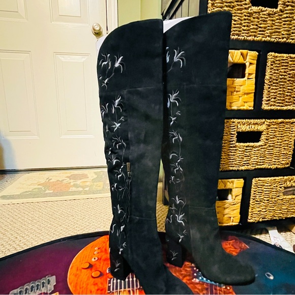 🎶Stunning Embroidered Kenneth Cole Suede Over-the-Knee Boots! - Picture 2 of 13